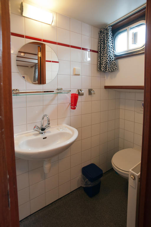 Hotelboot Sarah Amsterdam Kamer foto