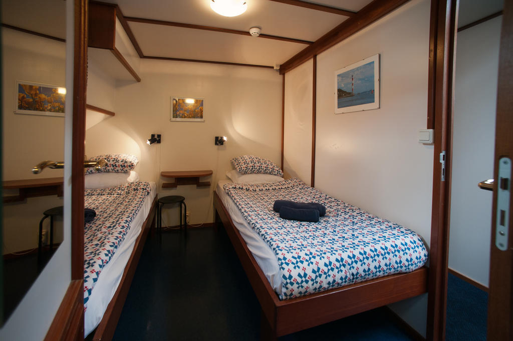 Hotelboot Sarah Amsterdam Kamer foto