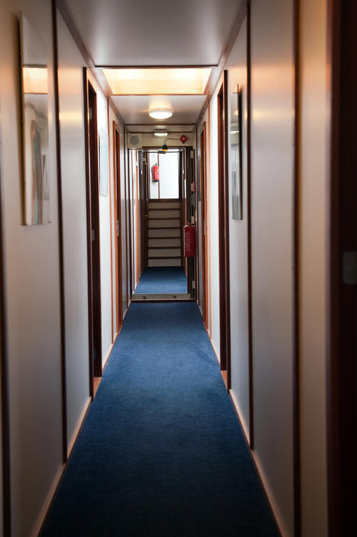 Hotelboot Sarah Amsterdam Kamer foto